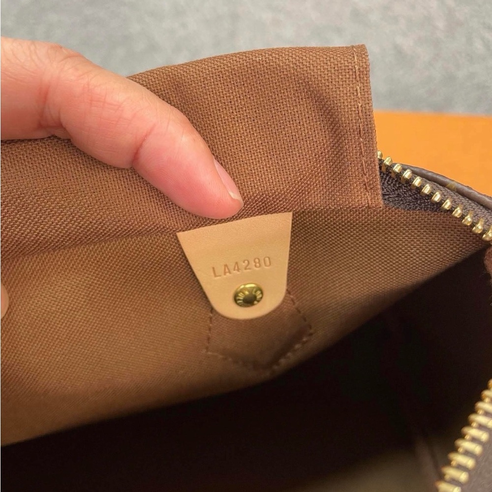 Louis Vuitton Speedy 25 Monogram - Picture 8 of 14